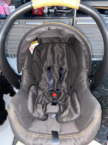 Vende se bebê conforto galzerano 