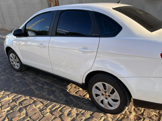 Fiat Grand Siena Attrac. 1.4 EVO F.flex 8V 2016