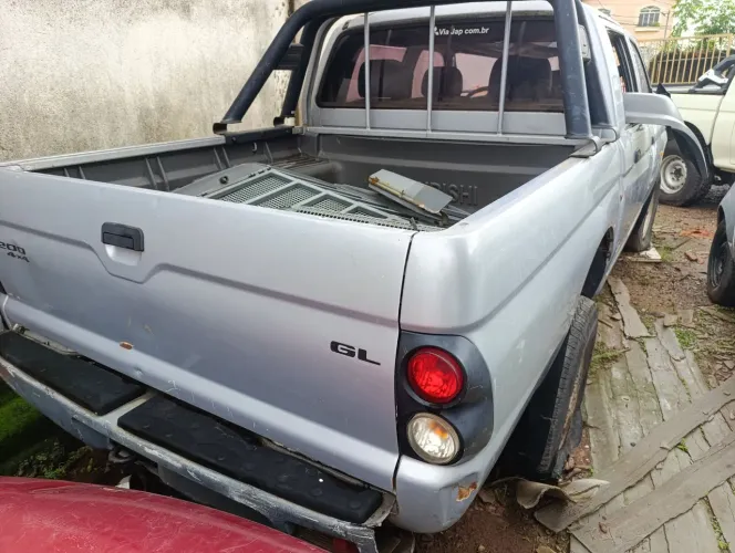 Peças de L200 2.5  GL/Sport/Bola porta/carroceria/paralama