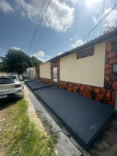Alugo - Conj- Maguari - Casa 3/4 sendo 1 suíte - 2 vagas - Coqueiro - Belém - PA