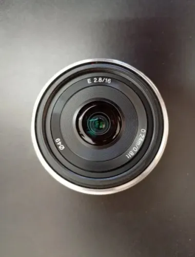 Lente Sony 16mm abertura 2.8 nova original e-mount SEL, só falo no whats, não falo no olx