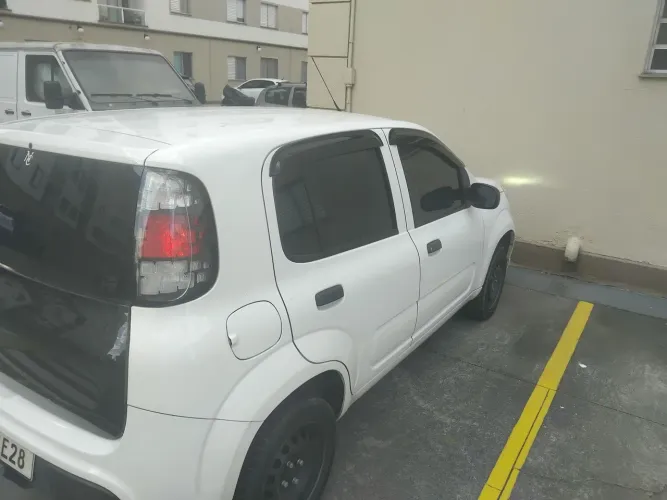 Fiat Uno Attractive 1.0 EVO Fire Flex 8V 5P 2021