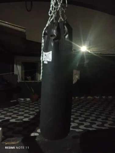 Saco de soco e chute 120 cm, por apenas 530 reais. Posso negociar preço tbm.