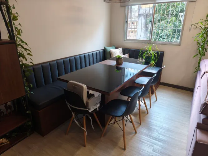 Canto alemão com mesa