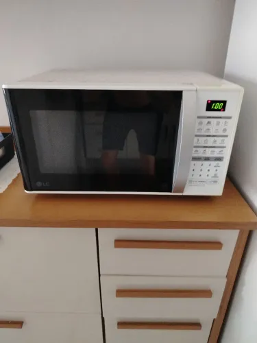 Vendo microondas LG 30 litros.