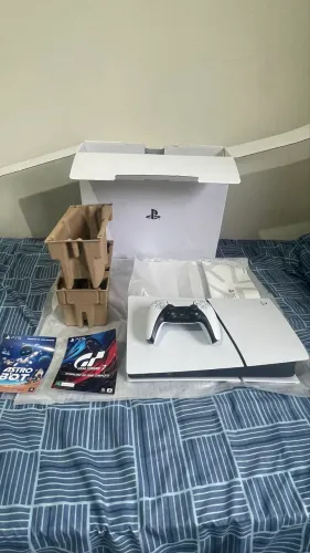PlayStation 5 Slim 825 GB