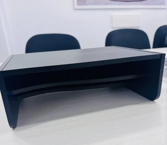 Suporte de madeira para PC ou notebook - resistente e elegante