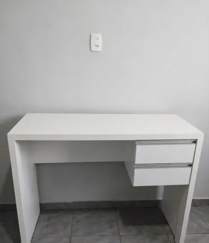 Escrivaninha  Branca em MDF Original com 2 Gavetas - Perfeito Estado
