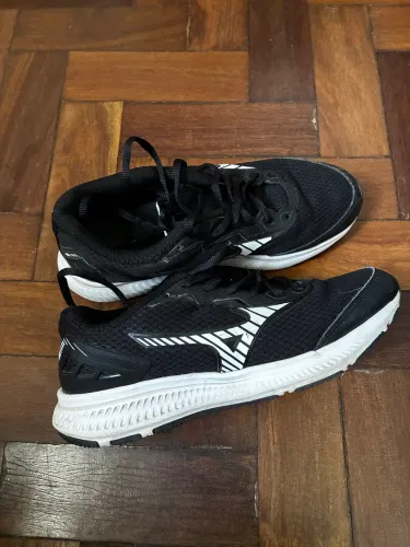 Tênis Mizunno