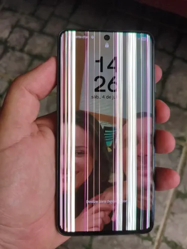 Vendo Galaxy s21 fe a tela está com listras pra ajeitar.