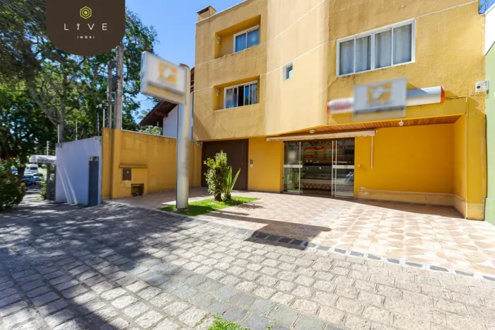 Prédio com grande potencial à venda no bairro São Francisco, ao lado do bairro Mercês. Ide