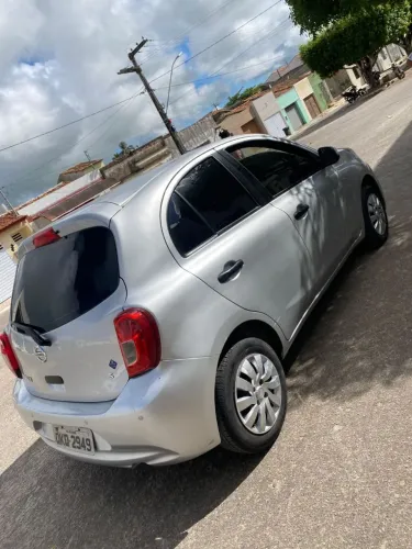 Nissan March S 1.0 12V Flex 5P 2015