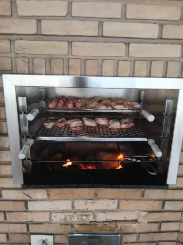 Churrasqueiro Raiz / E carne no Tacho