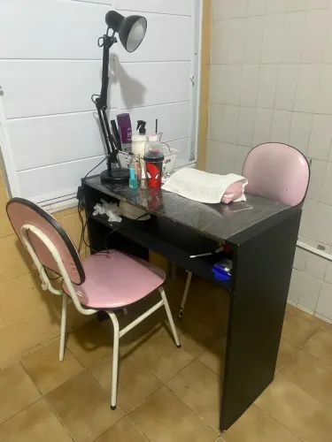 Vendo 3 kits de mesas com cadeiras para manicures