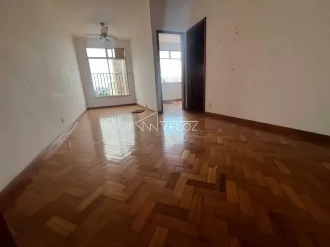 Apartamento : / Residencial / Glória