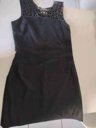 Vestido perfeito de marca veste médio não marca perfeito bom corpo.