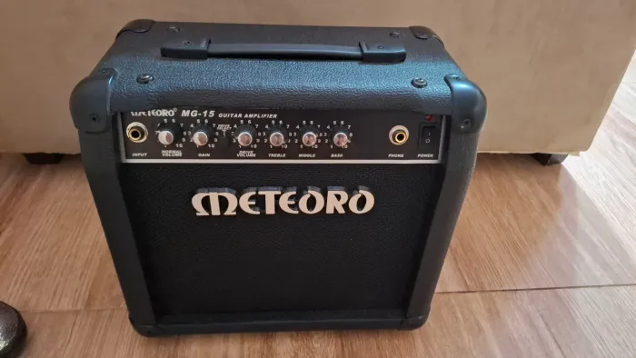 Amplificador para guitarra