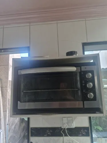 Vendo forno elétrico Philco R$280.      TEL *