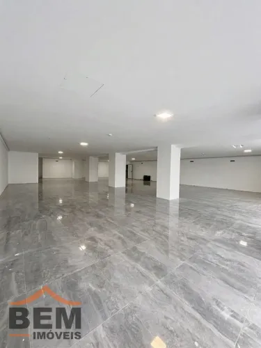Sala Comercial para alugar com 350 m² no bairro Praia Brava, em Itajaí