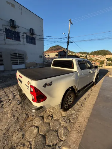 Toyota Hilux CD SRX 4X4 2.8 TDI 16V Diesel Aut. 2023
