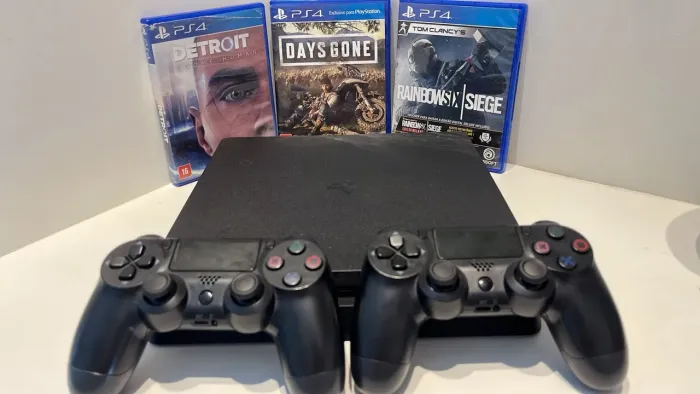 PS4 Slim 1TB SSD Semi Novo + 2 Controles + 3 Jogos