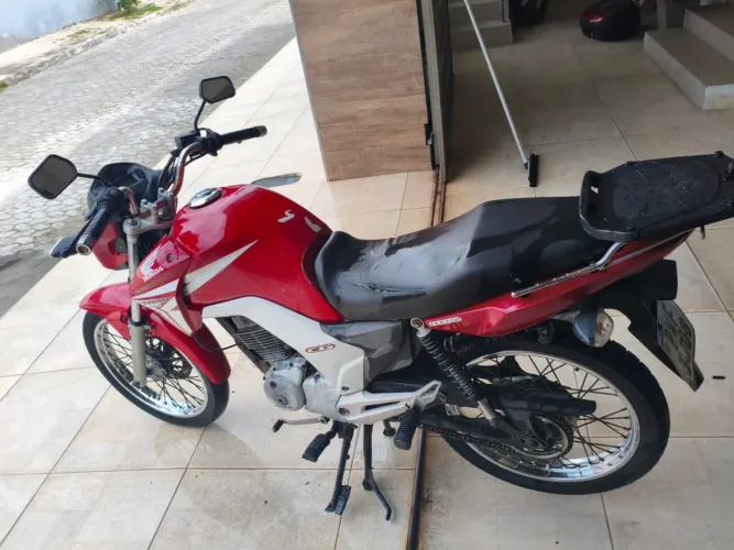 TITAN 150