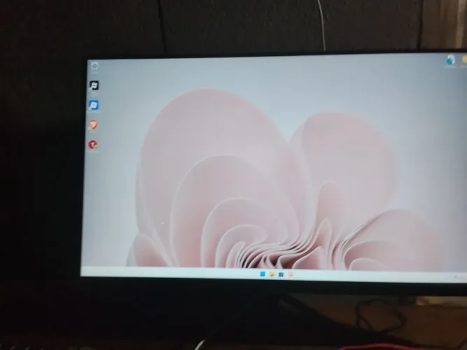 ALL in one ultra Intel core i3 8th ssd 120gb placa de vídeo Intel family 620 uhd