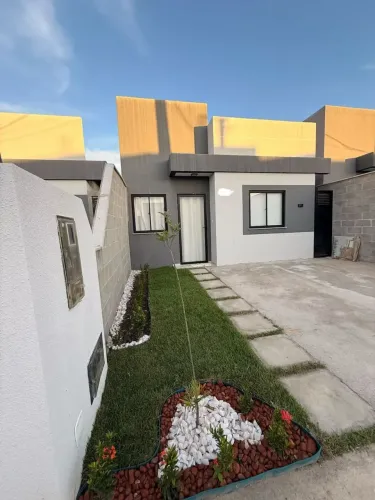 Casa semi mobiliada com 2/4 bairro SIM