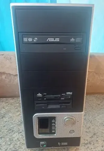 Gabinete de PC Saturno com visor de temperatura da placa mae