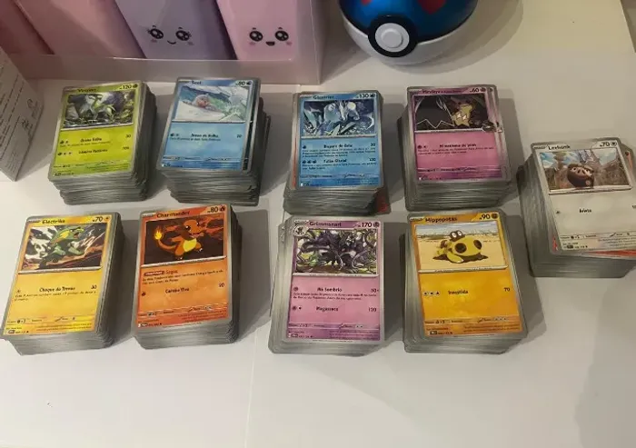 Lote de 900 cartas pokémon, somente pokemons não tem energia não tem treinador (lote 3)