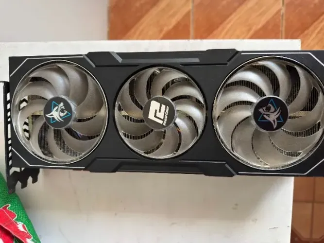 Radeon? RX 7900 XTX 24GB Hellhound [DEFEITO]