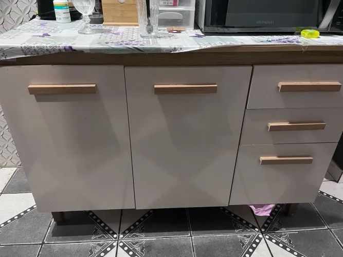 Balcão semi novo, sem marca de uso