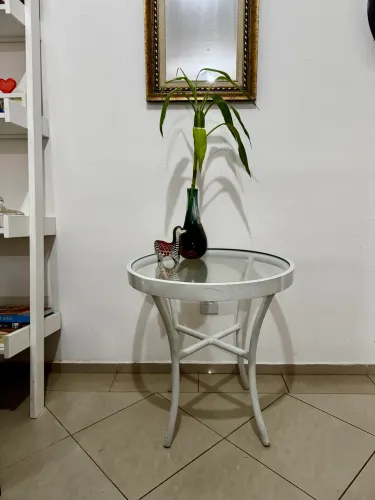 Mesa para área externa ou apoio Tok&Stok tampo em vidro