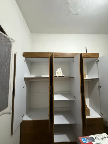 Guarda-roupa 6 portas