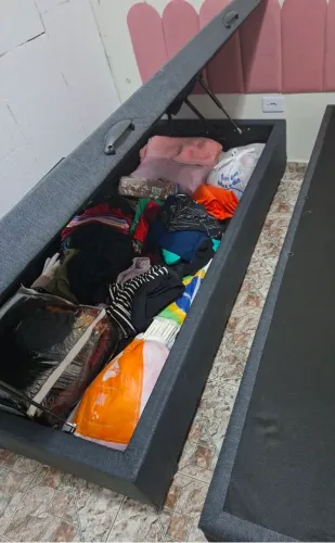 Vendo cama box solteiro
