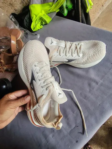 Vendo sapatos semi novo e novo