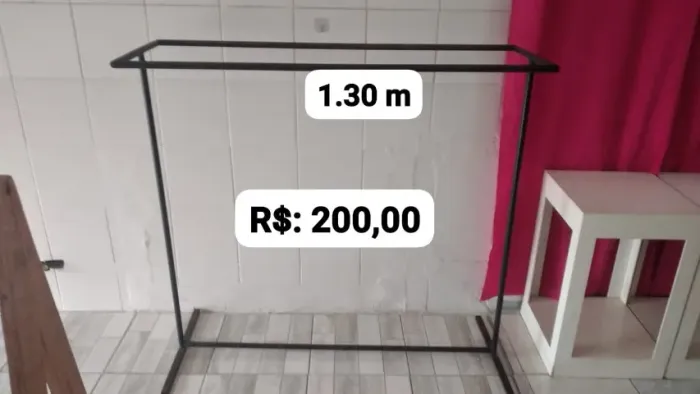 Arara dupla e arara de parede