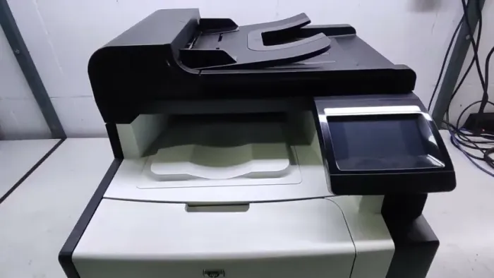 Impressora HP LASER jET cm1415fn