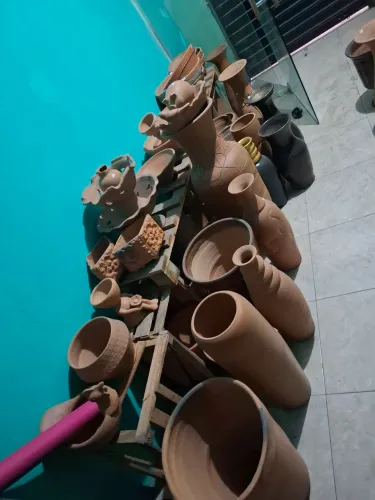 Peças de cerâmica novas