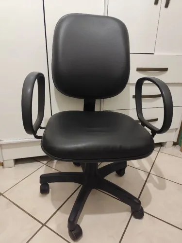 Cadeira de Escritório ergonômica (Usada)