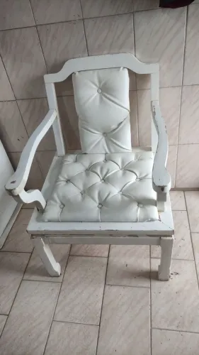 Vendo ou troco cadeira antiga relíquia Clássico Colonial