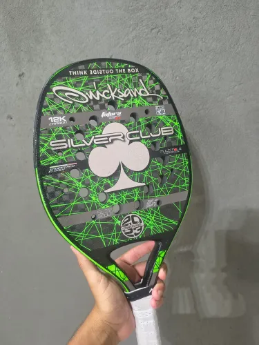 Vendo raquete de Beach tennis Quicksand zerada ?