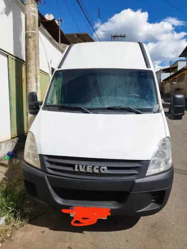 Iveco Daily Furgão 45-160 3.0 12m³ (die.)(e6) 2010
