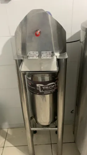 Triturador de açaí 50litros Tron seminovo