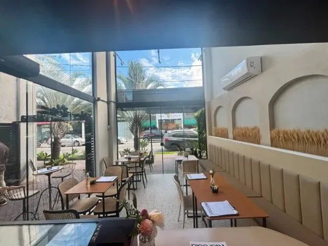 Passo excelente ponto comercial em Cavaleiros- cafeteria, bistrô ou restaurante