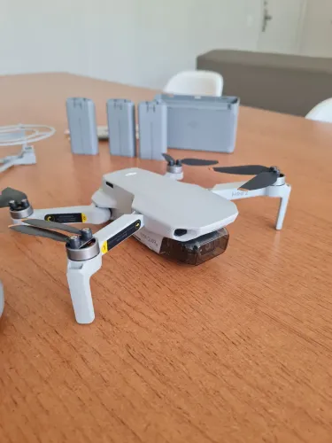 Drone DJI Mini 2 Fly More Combo - Pouquíssimo usado - Excelente estado
