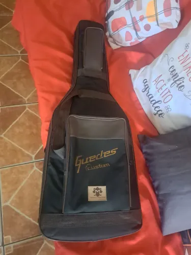 Guitarra eagle nova e regulada com.case