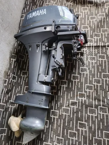 MOTOR DE POPA TAMAHA (15 HP) PARA SAIR LOGO!!!