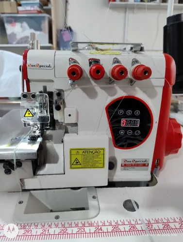 Máquina de costura