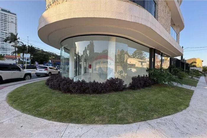 Sala Comercial com Fácil Acesso à Praia Brava e Centro de BC